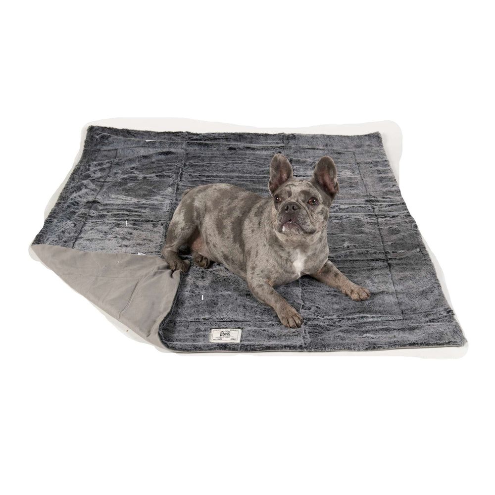 Chill Kuzzi Blanket in Grey