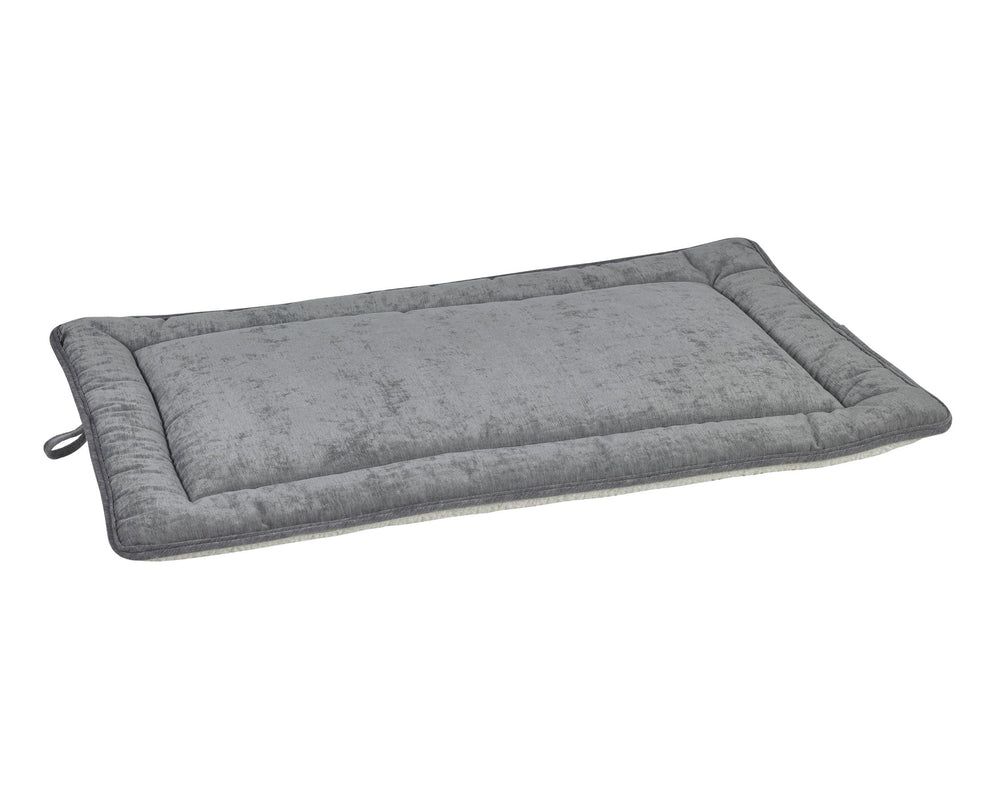 Cosmopolitan Mat, Faux Fur in Pumice / Ivory Sheepskin