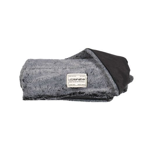 Itchy Witchy Blanket in Black