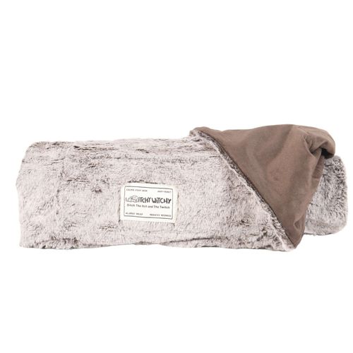 Itchy Witchy Blanket in Chocolate Truffle