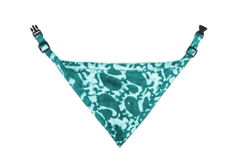 UnBugz-It Bandana in Teal abstract